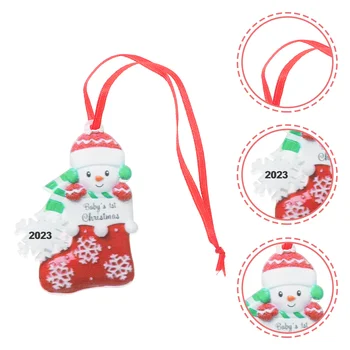 Mazuļa Pirmo Ziemassvētku Rotājumu 2023 Sniega Sniegavīrs Bērnu Saimes Karājas Eglītes Rotājumi Sarkanā krāsā